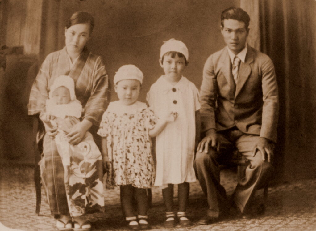 Imako Saito family